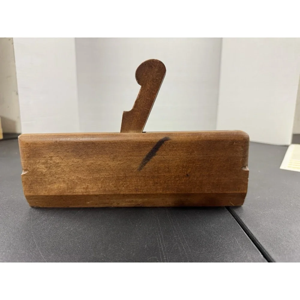 Very nice Bewly‎ Leeds wood No 13 Molding Plane no blade